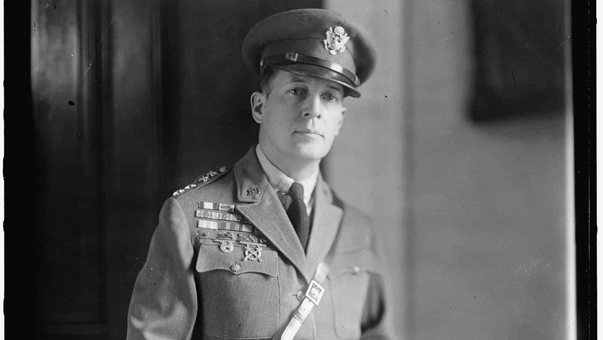 MacARTHUR, DOUGLAS. GENERAL